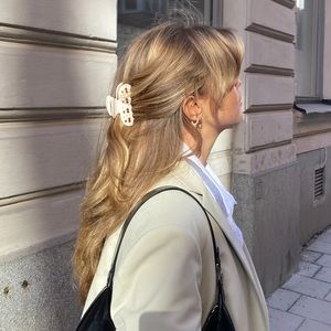 NWOT Emi Jay 🍒 SWEETHEART CLIP IN CHERRY PIE sold out everywhere